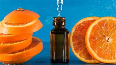 يقلل البقع الداكنة.. فوائد زيت البرتقال للبشرة