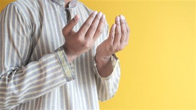 دعاء الرزق بالمال في أواخر رجب.. فرصة مستجابة لتوسيع الرزق