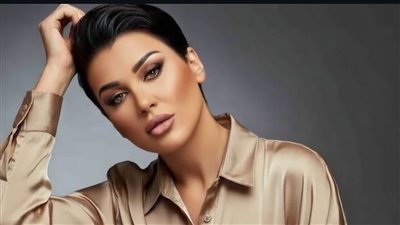 ألوان النود تعكس سحر ملامح نادين الراسي 
