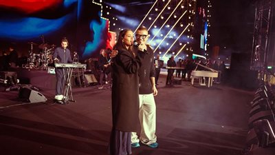 جانا عمرو دياب تعود للغناء مع والدها .. صور