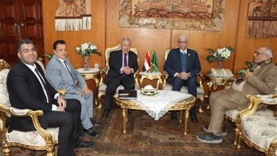 رئيس جامعة المنوفية يستقبل وفد المعهد العالي للدراسات التعاونية والإدارية لبحث أوجه التعاون المشترك