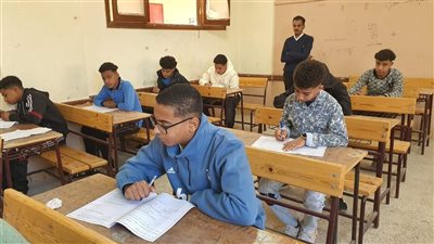 18 ألفًا و545 طالبًا يؤدون امتحانات الشهادة الإعدادية بالأقصر