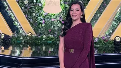 بتول عرفة تصل الرياض لحضور Joy Awards وتصفه بالأقوى والأهم بالوطن العربي