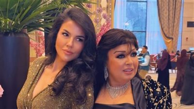 ابنة فيفي عبده تخطف الأنظار من والدتها في حفل توزيع Joy Awards