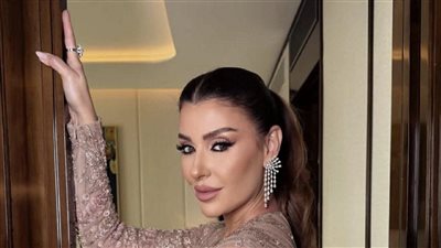 ريتا حرب بفستان ساحر في حفل Joy Awards