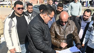 رئيس جهاز العاشر من رمضان يتفقد حي الأندلس.. ويوجّه بإقامة أسواق حضارية بديلة