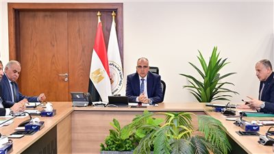وزير الري يتابع الموقف التحصيلي للمستحقات المالية خلال النصف الأول من 2025 - 2026