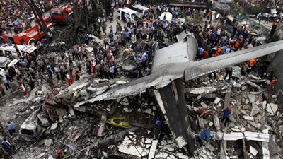 لحظة العثور على حطام الطائرة الإندونيسية المفقودة