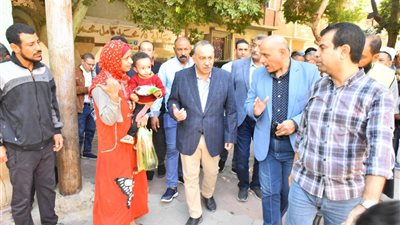 محافظ أسيوط يتفقد أعمال تطوير وتركيب بلاط الإنترلوك بشارع المدارس بأبنوب بتكلفة 22 مليون جنيه
