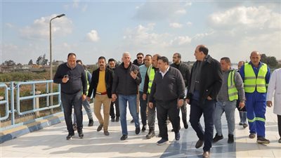 مستشار رئيس الوزراء يتفقد مشروعات مياه الشرب والصرف الصحي بالبحيرة 