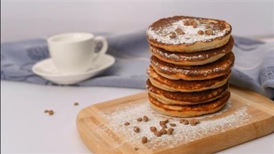 حلوى سريعة.. طريقة عمل بان كيك القهوة والشوكولاتة