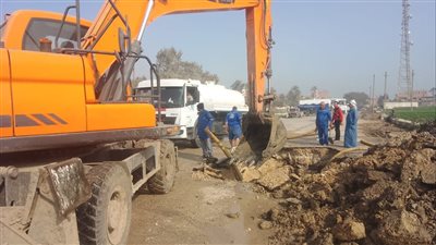 كسر مفاجيء بخط مياه شرب فى مدينة الفيوم