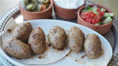 جددي سفرتك وحضري كفتة اللحم المحشية بالجبن