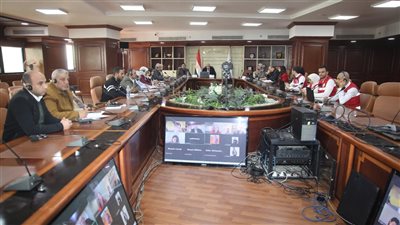 محافظ بني سويف يشارك في اجتماع تحضيري