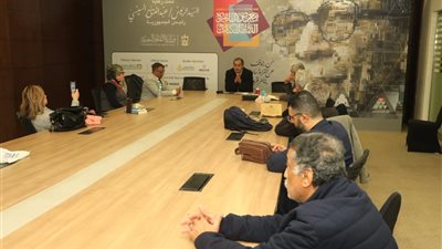 معرض الكتاب يناقش 