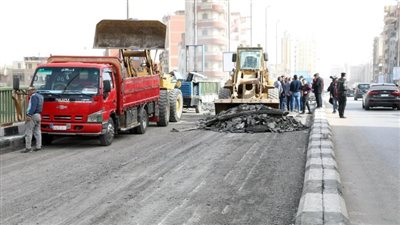 محافظ الشرقية يطمئن على أعمال الصيانة والإصلاح الجاري تنفيذها بكوبري الصاغة بالزقازيق