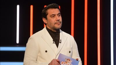 الصقر يطالب ميدو بالاعتذار للجيل الذهبي: البطولات لم تُحصد بالسحر ولو كان موجودًا لصعدنا للمونديال