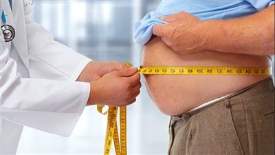 دراسة تكشف علاقة زيادة الوزن وضغط الدم بالخرف 