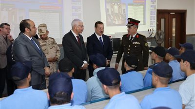 محافظ المنوفية ورئيس الجامعة يتفقدان فعاليات الدورة التدريبية العسكرية الـ 51 