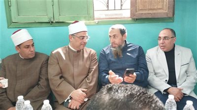 مدير مديرية أوقاف القليوبية ووفد المديرية يقدمون واجب العزاء لضحايا حادث تسريب الغاز ببنها.