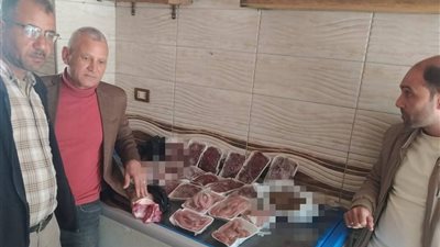 ضبط سجق وكبدة ومواد غذائية بدون بيانات بالبحيرة