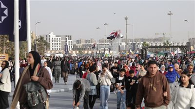 معرض القاهرة للكتاب يتخطى المليوني زائر خلال خمسة أيام من فتح أبوابه للجمهور