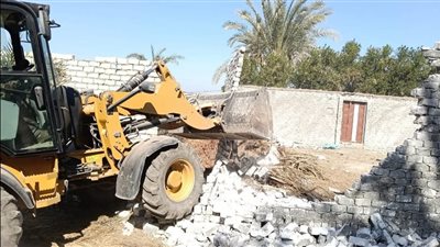 إزالة 37 حالة تعدٍ على الأراضي الزراعية بالفيوم 