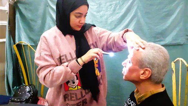 792 مواطنًا شمال قنا يستفيدون بخدمات قافلة مديرية الصحة المجانية