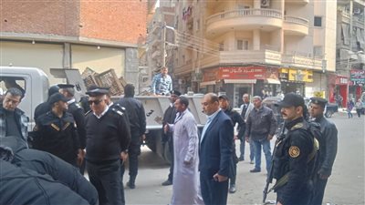 محافظ الغربية ومدير ألامن  ينفذان حملات صباحية  لازالة الإشغالات باحياء المحلة 