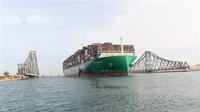   قناة السويس تشهد عبور سفينة الحاويات العملاقة CMA CGM SEINE  