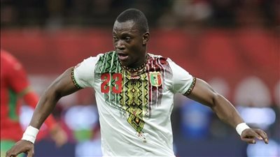 فالنسيا يُنهي اتفاقه مع أليو ديانج في صفقة انتقال حر