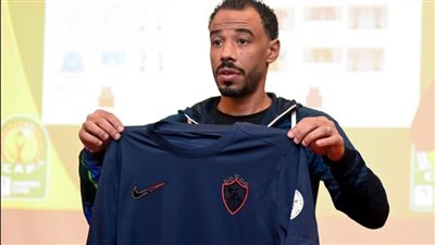 الزمالك يرتدي الزي البديل في مباراة المصري البورسعيدي