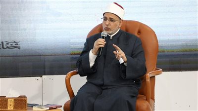 الدكتور سلامة داود: التلقي عن العلماء الثقات سبيل الشباب لحماية الدين والفكر