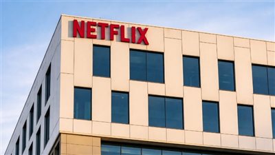 Netflix في سباق لتأمين أكبر صفقة استحواذ في صناعة البث