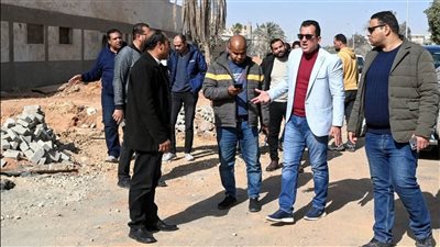 رئيس جهاز العاشر من رمضان يتفقد تطوير المرافق بالمناطق الصناعية