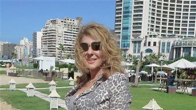 نادية الجندي تبرز رشاقتها بالتايجر 
