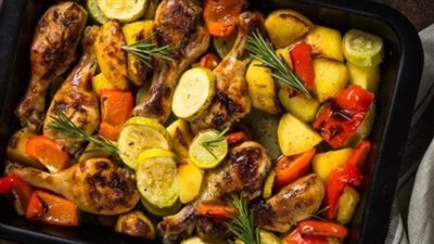 صينية الدجاج بالفرن مع الخضار