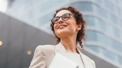 خبيرة نفسية توضح لماذا يفقد البعض الثقة بأنفسهم (شاهد)