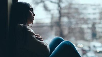 خبيرة توضح دور التغذية الأساسية للحد من التوتر والإرهاق في شتاء