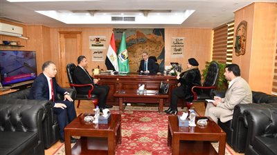 محافظ الفيوم يلتقي وفد المجلس القومي لحقوق الإنسان لبحث تعزيز أداء الخدمات 