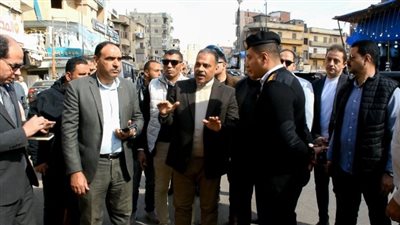 محافظ الشرقية يقود حملة مفاجئة بمنيا القمح ويُقيل مسؤولين بسبب الإشغالات
