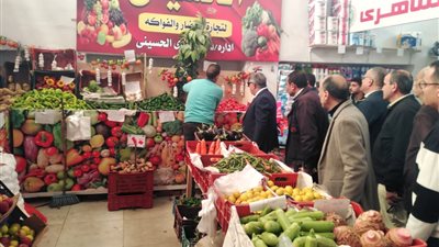 محافظ الدقهلية يتفقد المعرض الدائم للسلع الغذائية  بحي غرب المنصورة