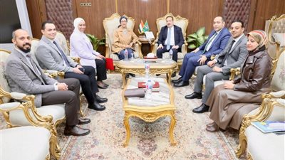 محافظ المنوفية يستقبل وفد وزارة الاتصالات على هامش فاعليات المؤتمر