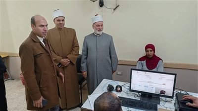 رئيس منطقة سوهاج الأزهرية  يتفقد اختبارات خاتمي القرآن بالدفعة العاشرة للرواق الأزهري