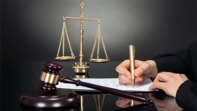 أخ يُسقط حق شقيقه من إعلام الوراثة ويُنكر صلة الدم