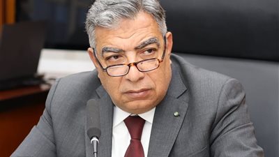 محافظ الدقهلية يناقش المخططات الاستراتيجية لمدن المنصورة وميت غمر والجمالية