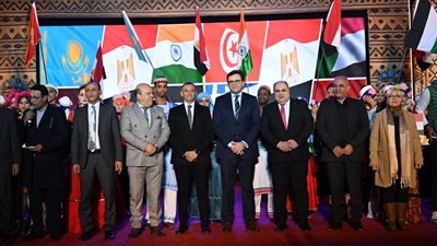 وزير الثقافة ومحافظ أسوان يفتتحان الدورة الـ13 لمهرجان أسوان الدولي للثقافة والفنون