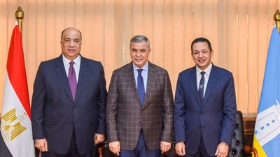 بحضور مصيلحى وسلامة محافظ الإسكندرية يقرر انهاء تراخيص فرع الاتحاد بسموحة