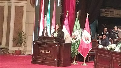 حنان مبارك وكيل طب قصر العيني 