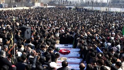 آلاف في إسلام آباد ينعون 31 قتيلاً في تفجير استهدف مسجدا شيعيا